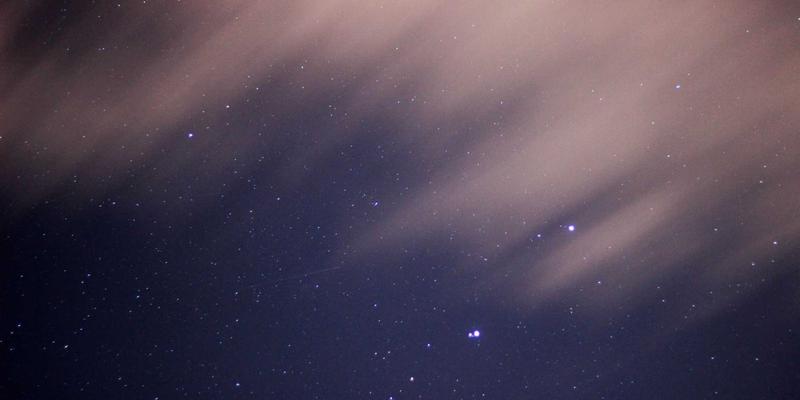 成分分析与“脸冰”护肤法：科学解析美容护肤新趋势