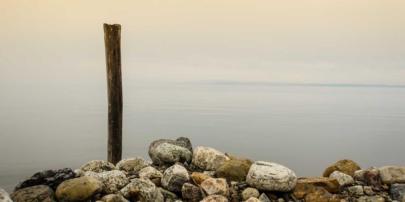 护肤品搭配禁忌解析：哪些明星成分不能同时使用及原因 | 专业化妆品测评与护肤技巧