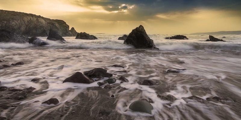 硬水危机：水质如何悄悄毁掉你的护肤成果？化妆品测评专家教你调整洁面流程
